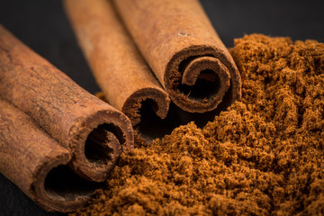 Cinnamon sticks with powder