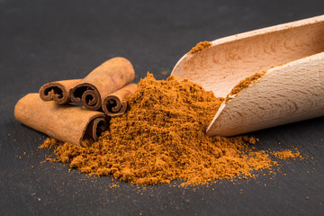 cinnamon ground and sticks