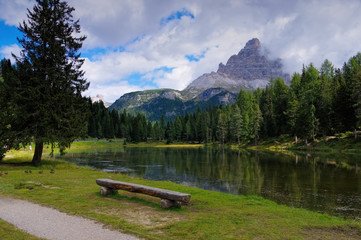 Sextner Dolomiten Lago Antorno - Lago Antorno in Sexten Dolomites in Italy