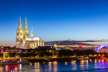 Obraz premium Cologne Cathedral River Rhine