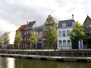 Naklejka premium Häuserzeile in Mechelen in Belgien