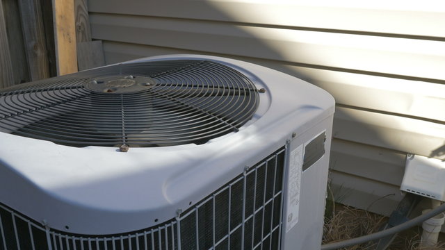 heat pump spinning fan tracking