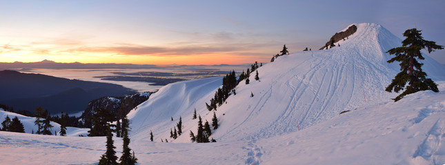 Naklejka premium Mt. Seymour First Pump Peak winter sunrise, Vancouve