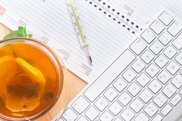 Lemon Tea mit Quecksilber-Thermometer