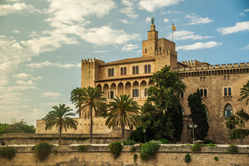 Fototapeta na wymiar Almudaina palace 