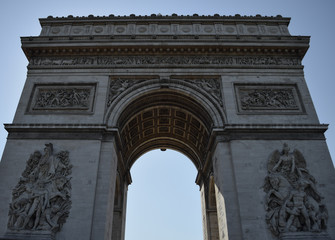 Fototapeta na wymiar Arc de Triomphe from the front