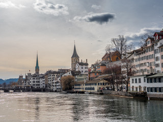 Obraz premium View of the riverside of the Limmat and the old town of Zurich -