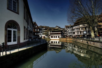 Fototapeta na wymiar Kanał w Strasburgu