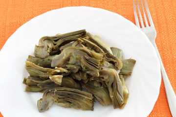 Cooked artichokes with parsley