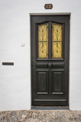 Fototapeta na wymiar Old door in the city of Lisbon, Portugal