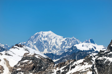 Fototapeta na wymiar Il Monte Bianco visto dal Plateau Rosà