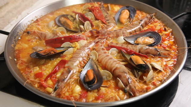 Cooking seafood paella
