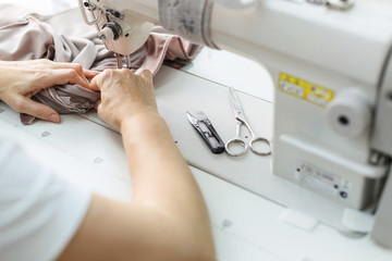 Sewing process on a manufacture