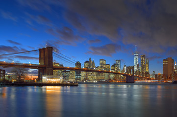 Fototapeta na wymiar Brooklyn Bridge at night.