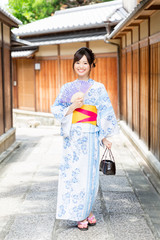 Fototapeta na wymiar young asian woman wearing kimono