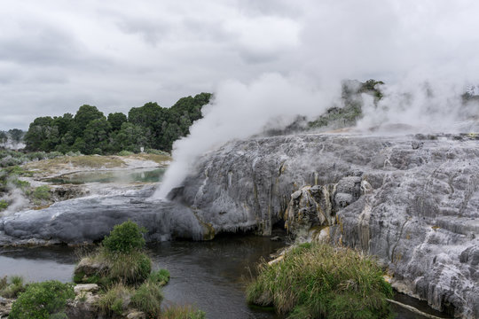 te puia geothermal valley