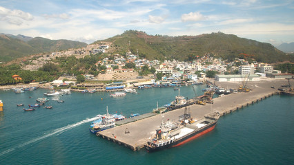 Fototapeta na wymiar Vietnam seaport