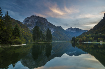 Alpejskie jezioro - obrazy, fototapety, plakaty