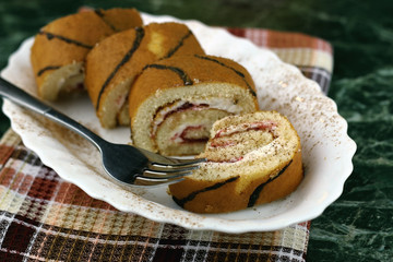 Biscuit roll with stuffing