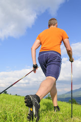Trainingseinheit mit Nordic Walking
