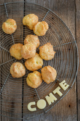 gougères au comté et au morbier 