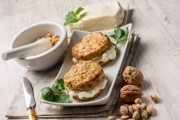 potatoes sandwich with soft cheese