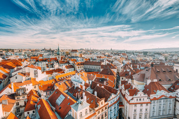 Fototapeta premium Cityscape w Pradze, Republika Czeska. Widok z punktu widzenia na stare