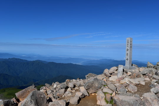 白山頂上三角点