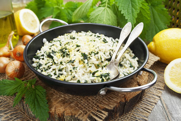 Risotto with nettles and lemon
