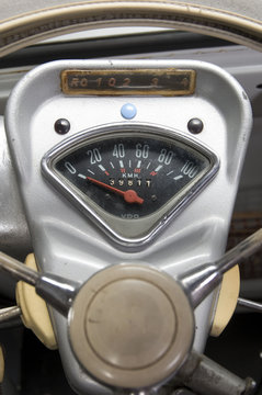 auto vintage isetta spyder
