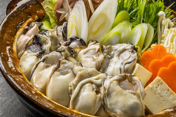 一般的な牡蠣の土手鍋　japanese Oyster Miso Hot Pot