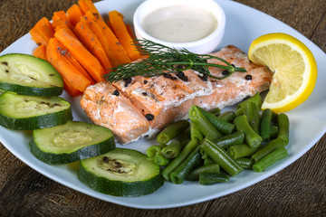 Baked salmon with vegetables