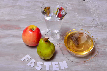 Fasten Tee Buchstaben Holz