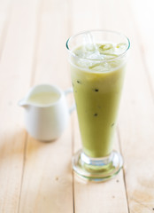 iced matcha latte