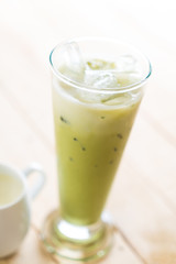 iced matcha latte