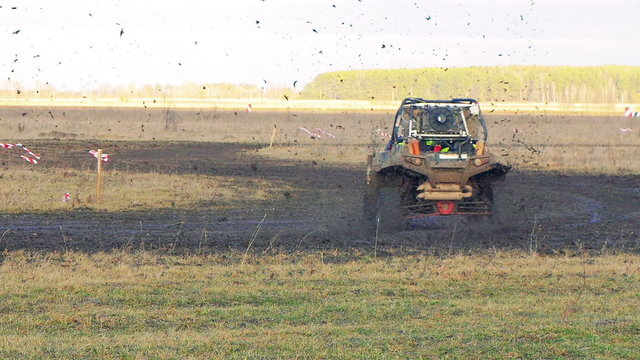 Utv car racing. Mud track.