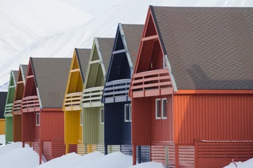 Papier Peint photo Lavable Cercle polaire Residental houses in Longyearbyen, Spitsbergen (Svalbard). Norway