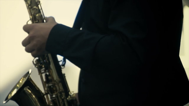 Playing sax in slow motion