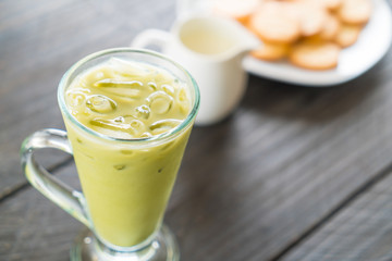 iced matcha latte