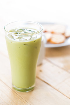 iced matcha latte