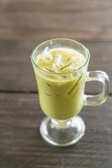 iced matcha latte