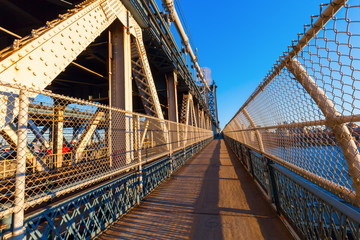 Fototapeta premium auf der Manhattan Bridge in New York City