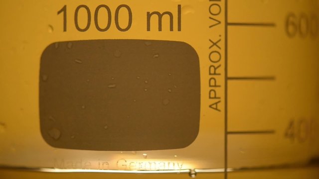 Fluid filling vessel