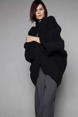 Glamour Woman in wide-leg pants