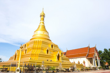 Fototapeta premium Golden pagoda at Kampangpetch province, Thailand