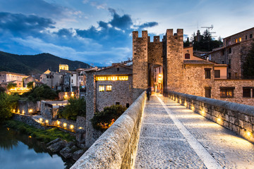 Obraz premium Besalu
