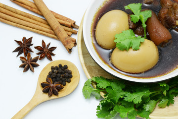 eggs and pork stewed in gravy