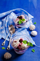 Dessert of meringue and cream