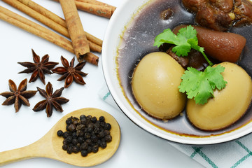 eggs and pork stewed in gravy