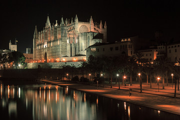 Fototapeta na wymiar La Seu, Palma of Majorca Cathedral, ghotic mediterranean architecture built of sandstone, photographed at night